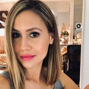 Meet your Posher, Alethea